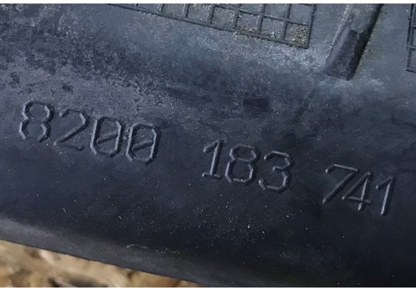 Кронштейн переднього бампера лівий Рено Сценік 2, 03-06, 8200183741